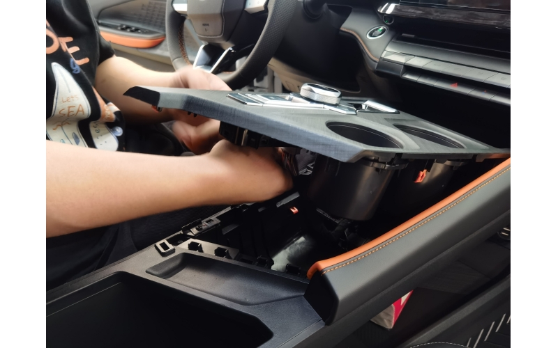 長安UNIV無線充電安裝教程